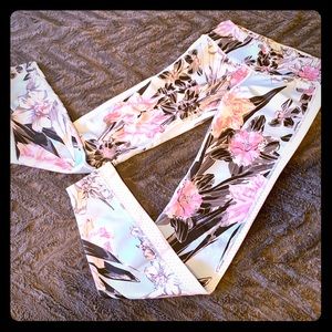 Nike leggings, small, never worn!